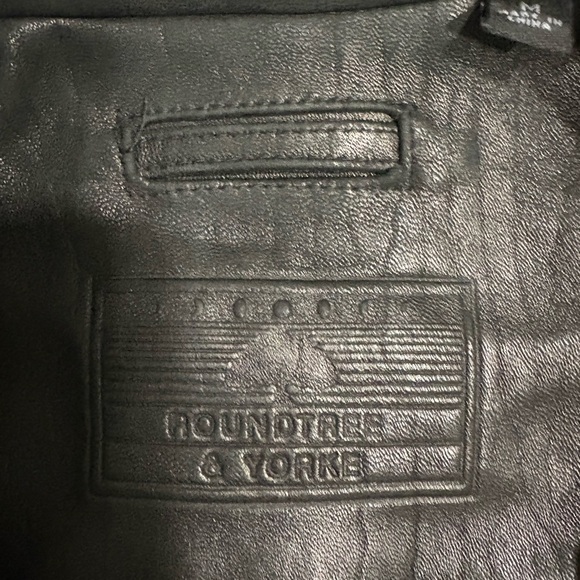 Roundtree & Yorke Black Leather Trench Coat - Picture 2 of 10